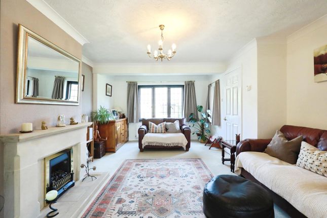 18, Field Lane, Broadway photo 2