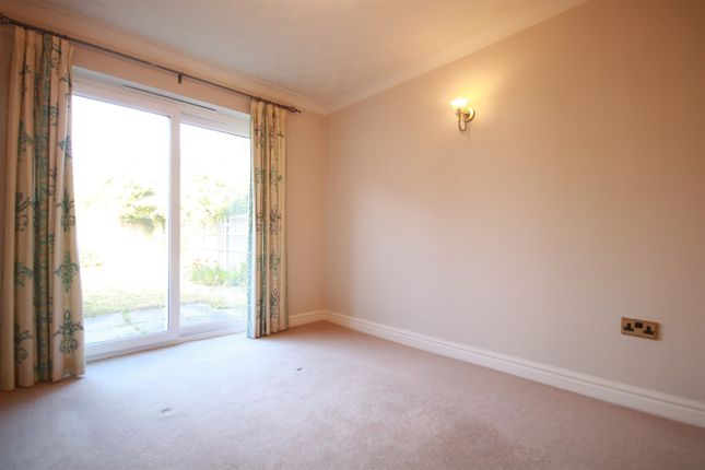 7, Leaside Way, Wilmslow photo 4