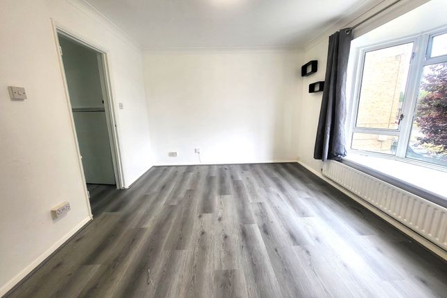 2-bed house on 59, Harmondsworth Road, West Drayton, £2,050/mo