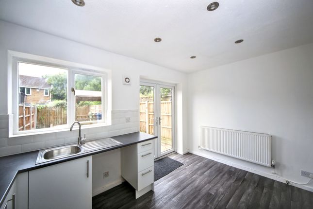 15 Baverstock Close, Wigan photo 4