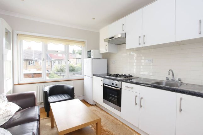 Thumbnail Flat to rent in Clitterhouse Crescent, Cricklewood, London