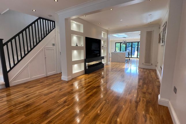 Langley Park Road, Iver photo 3