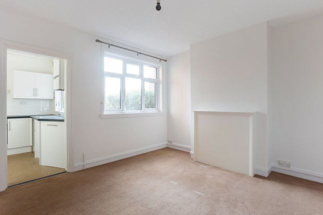 22, Course Road, Berkshire photo 2