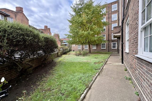 Webber Street, London photo 3