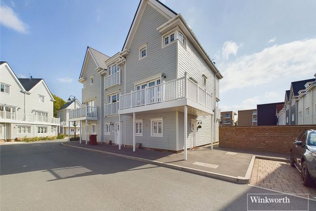 Thumbnail Town house for sale in Fairhaven Drive, Reading, Berkshire