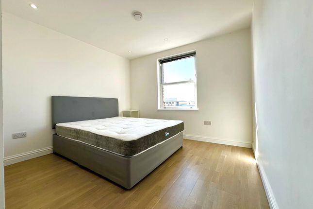 Flat D, 55, Flaxman Road, London photo 5