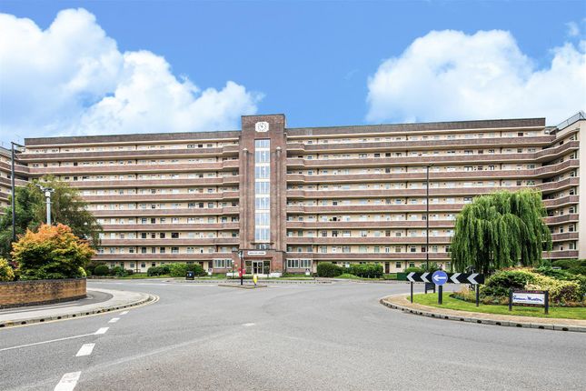 Thumbnail Flat for sale in Regent Court, Hillsborough