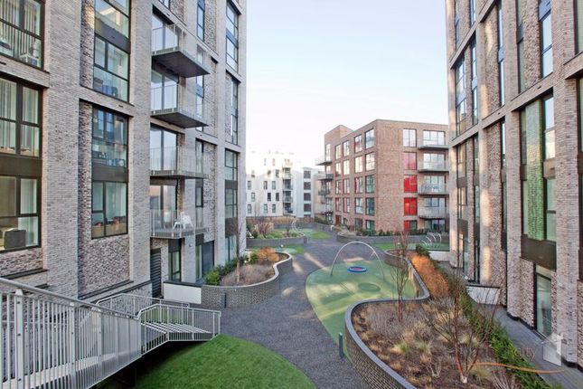 Flat for sale in Sovereign Tower, Canning Town
