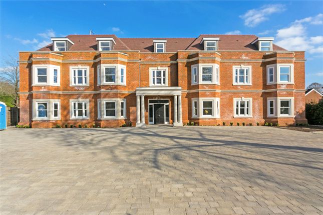 Thumbnail Flat for sale in Ducks Hill Road, Northwood, Middlesex