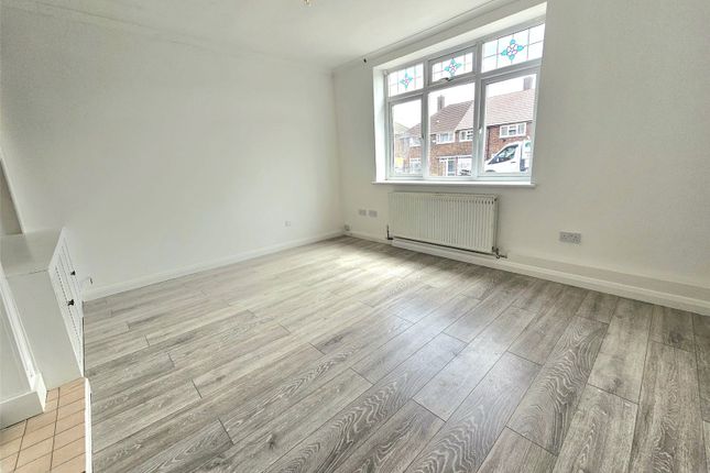 47, Penrith Road, Romford photo 4