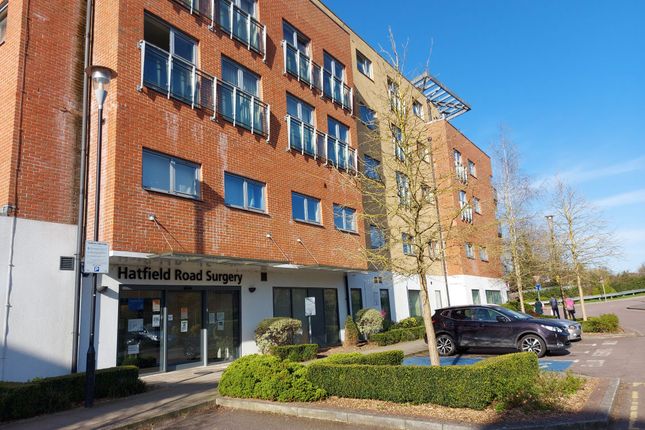 2-bed flat on Ellis House, Charrington Place, St Albans, Hertfordshire, £1,312/mo
