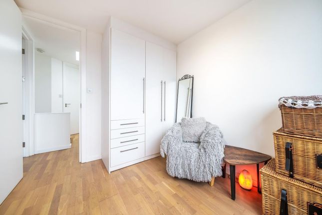Flat for sale in Ivy Lodge, Notting Hill Gate