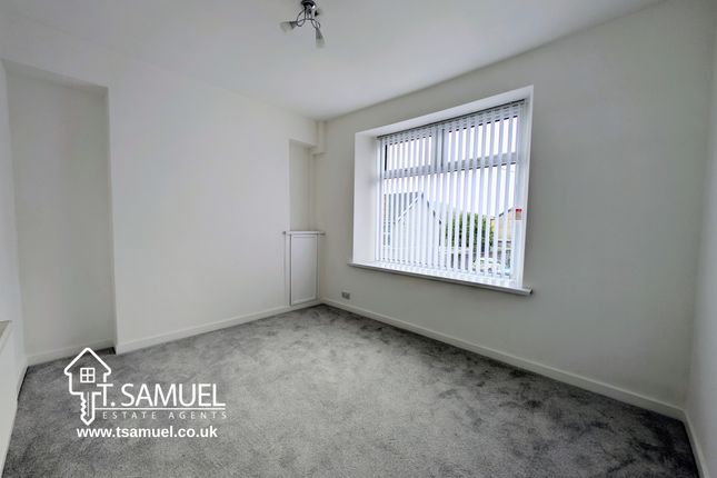 7 Gladstone Terrace, Aberpennar photo 3
