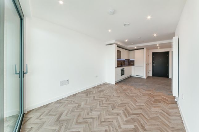 Thumbnail Flat to rent in Skyline Apartments, Three Waters, London