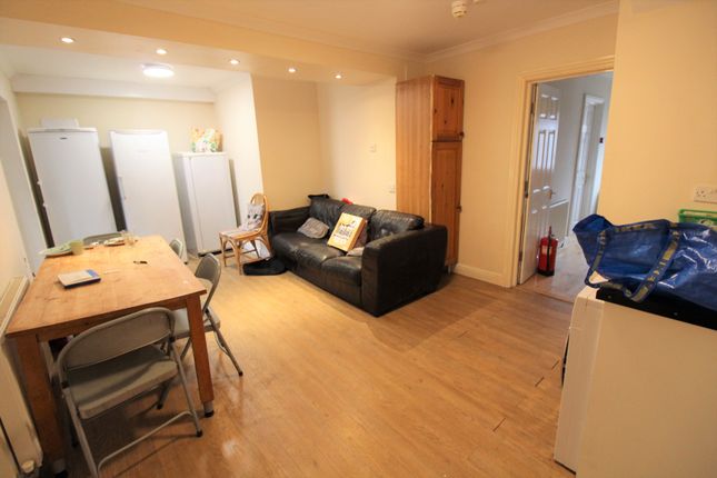 24, The Crescent, Egham photo 4