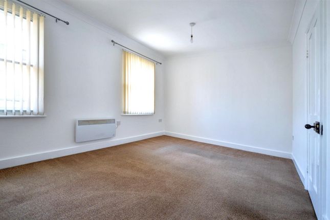 Flat 2, 35a St. Giles Street, Northampton photo 4