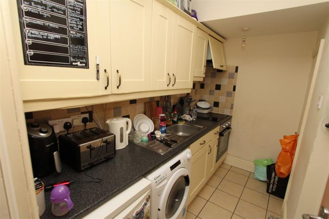 14, First Street, Bradford photo 5