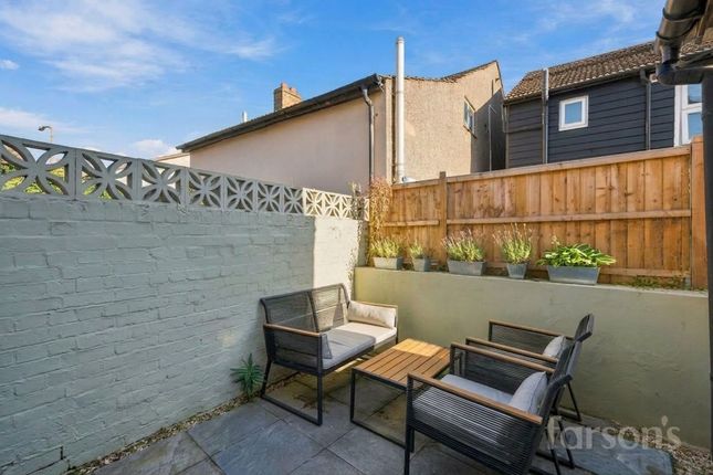 4 Coptfold Road, Brentwood photo 4