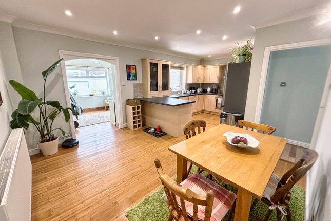 3 Bredenbury Gardens, Porthcawl photo 3