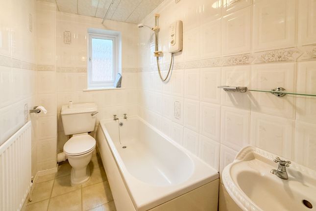 1 Slaley Close, Gateshead photo 3