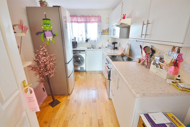 Flat 3, Aprils View, Belsize Avenue, Jaywick photo 4