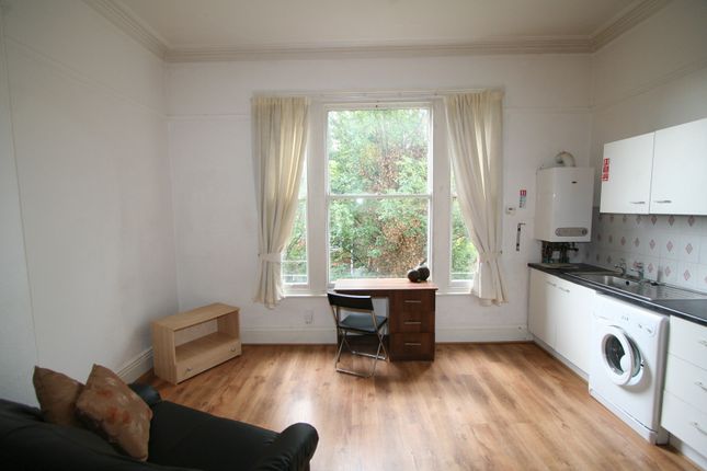 Terraced house to rent in Spring Road, Leeds