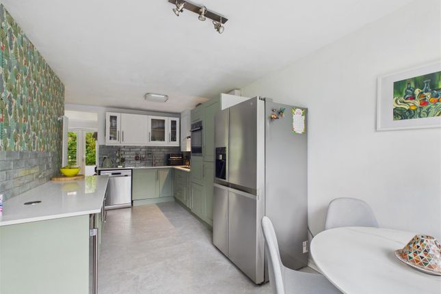 32, Nederdale Close, Yarm photo 4