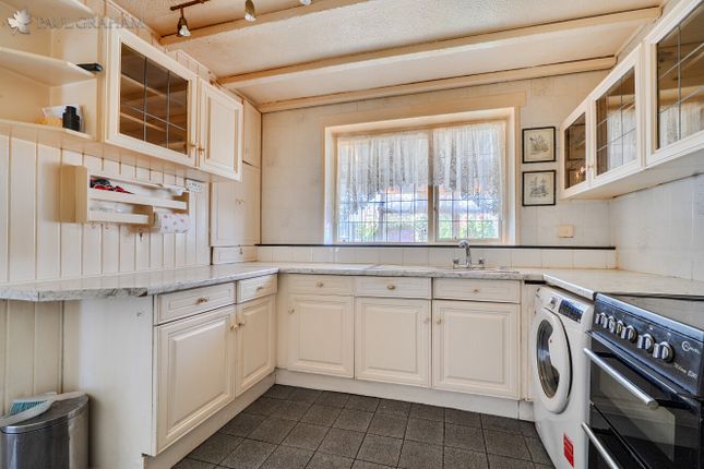 71, Waltham Road, Carshalton photo 4