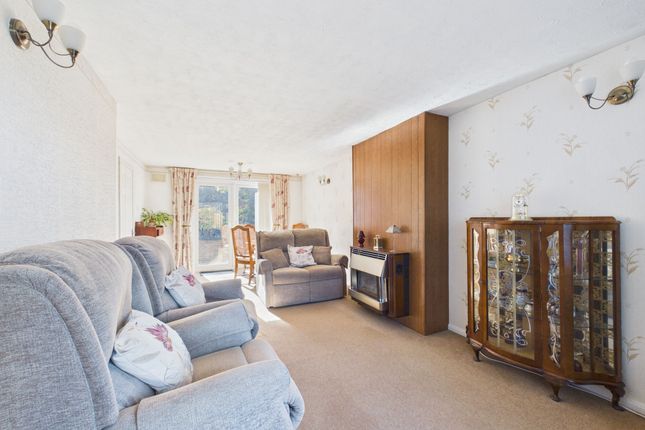 10 Fairlight Way, Nottingham photo 2