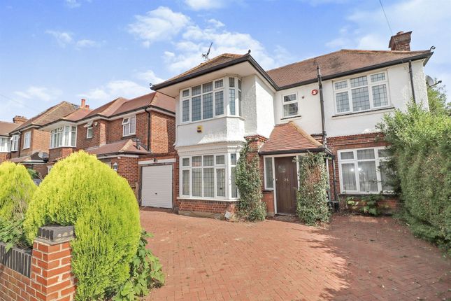 Thumbnail Detached house for sale in Whitehill Avenue, Luton