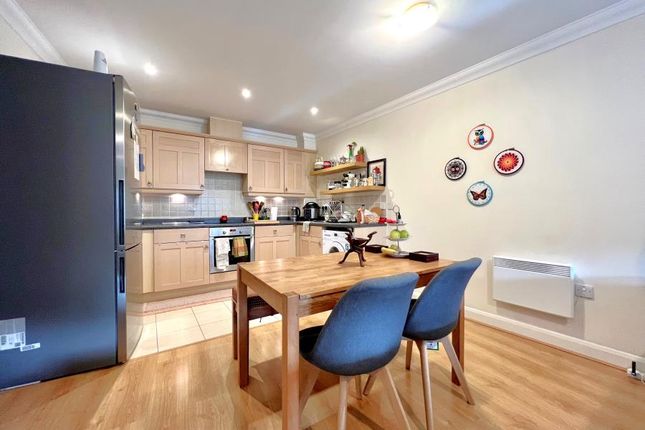 Holly Lodge, Woking photo 4