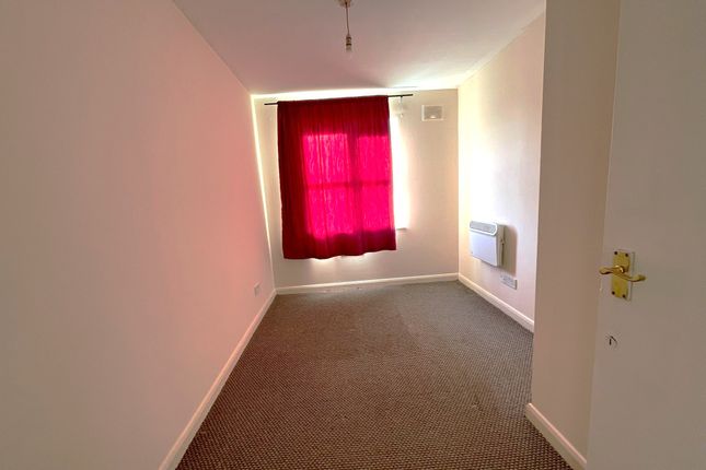 Flat to rent in Lavender Place, Ilford