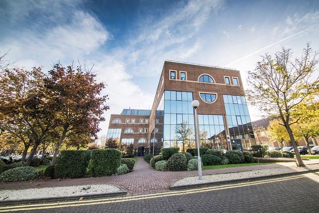 Thumbnail Office to let in Regus Serviced Offices, The Gatehouse, Gatehouse Way, Aylesbury, Buckinghamshire