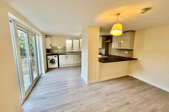 3 Rose Cottage, The Chase, Pinner photo 3
