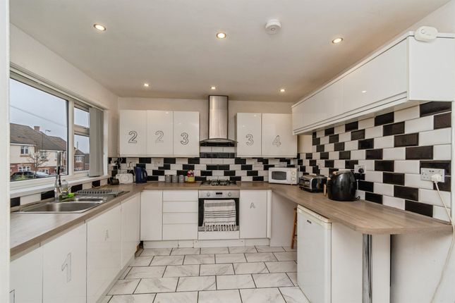 2, Fircroft Close, Cannock photo 2