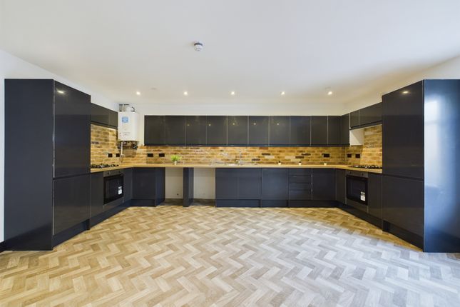 7B, Christina Street, Swansea photo 3