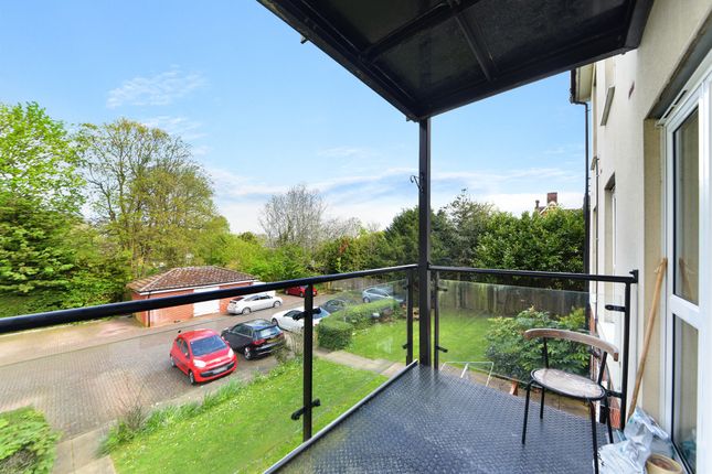 Flat for sale in Kendra Hall Road, South Croydon