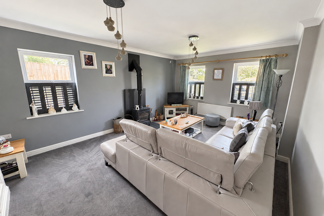 14, Parc Nant Y Felin, Ammanford photo 2