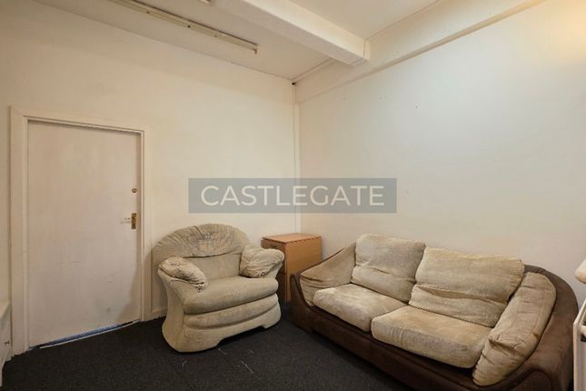 Flat 1, 16 Manchester Road, Huddersfield photo 3