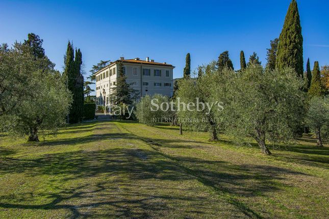 Villa for sale in Viale Macallè, Pistoia, Toscana