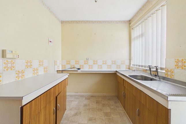 9 Highfield, Crediton photo 3