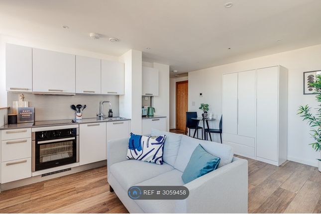 Studio Apartment, Berkshire House Queen Street, Maidenhead photo 2