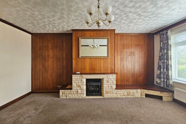 17 Lea Road, Gloucester photo 3