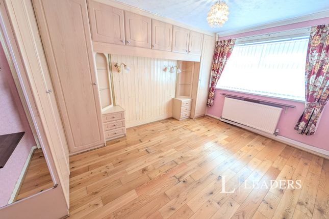 9, Wheatfield Way, Nottinghamshire photo 4