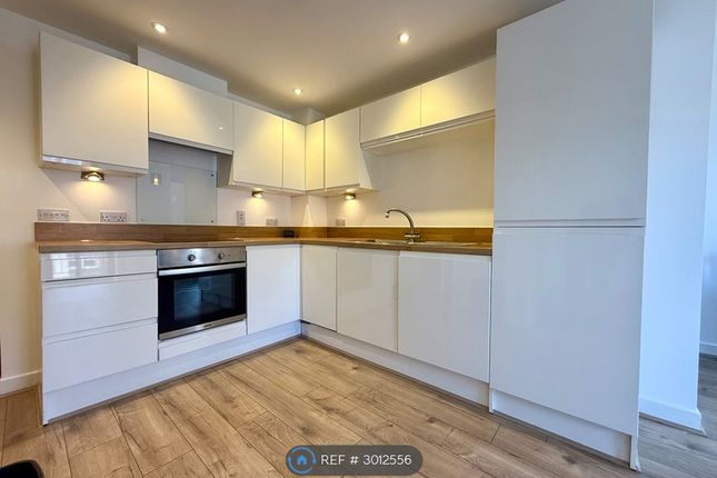 Flat, Park Vista Brunswick Place, Southampton photo 3