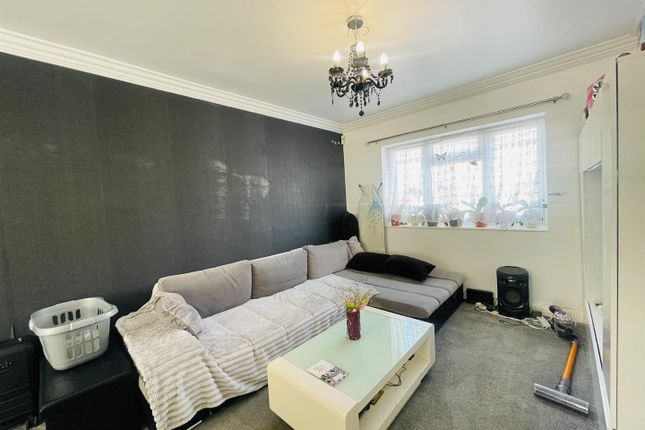 121, Hedgemans Road, Dagenham photo 5