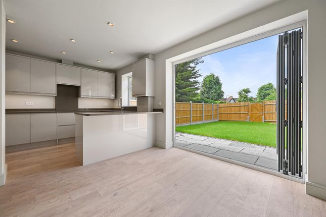 Thumbnail Terraced house for sale in Mayfield Avenue, London