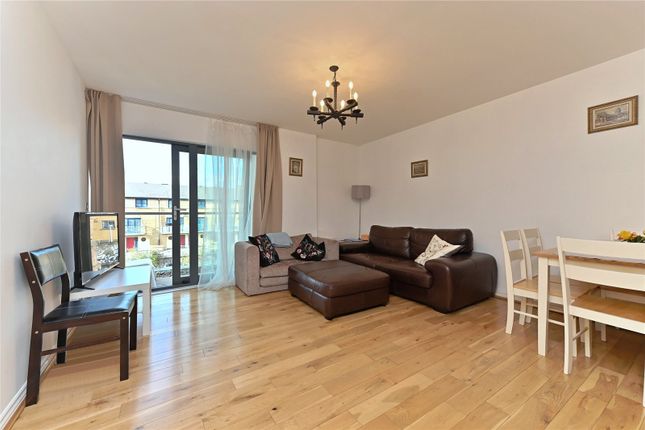 Flat to rent in Oval Road, Camden