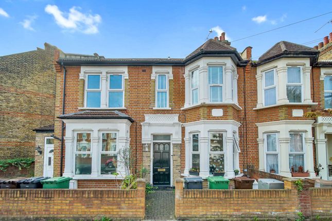 Flat for sale in Cavendish Drive, Leytonstone