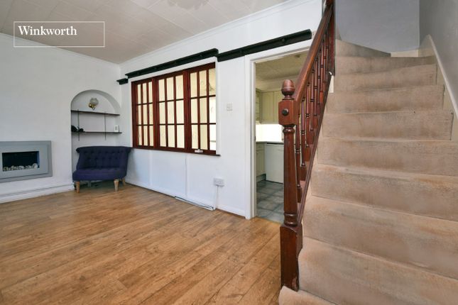 Buckland Way, Worcester Park photo 4